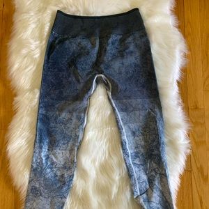 Lululemon size 10 pants